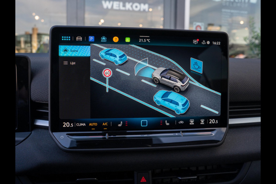Volkswagen T-Roc 1.5 eTsi Automaat Life | Stoelverwarming | Camera | Adaptive Cruise