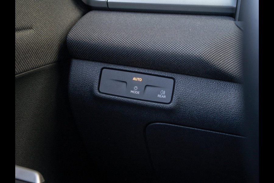 Volkswagen T-Roc 1.5 eTsi Automaat Life | Stoelverwarming | Camera | Adaptive Cruise