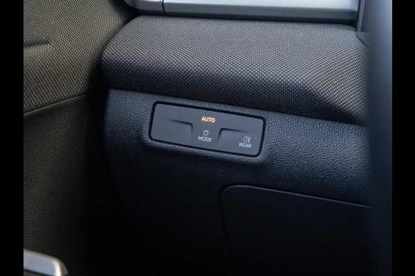 Volkswagen T-Roc 1.5 eTsi Automaat Life | Stoelverwarming | Camera | Adaptive Cruise