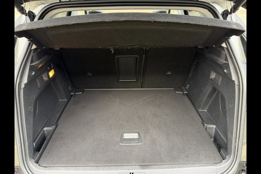 Peugeot 3008 1.2 PureTech Allure l PANO