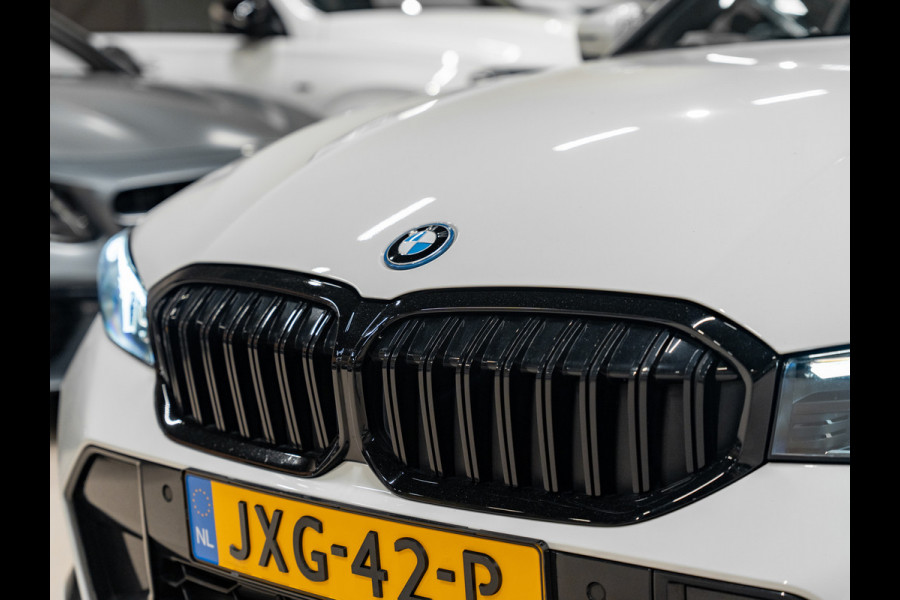BMW 3 Serie Touring 330e M-Sport 292PK, Facelift, Shadow Line, Wide Screen, Voll Led, Navi, Adaptive Cruise, Voll Onderhoud