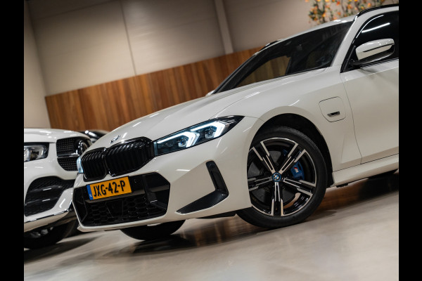BMW 3 Serie Touring 330e M-Sport 292PK, Facelift, Shadow Line, Wide Screen, Voll Led, Navi, Adaptive Cruise, Voll Onderhoud