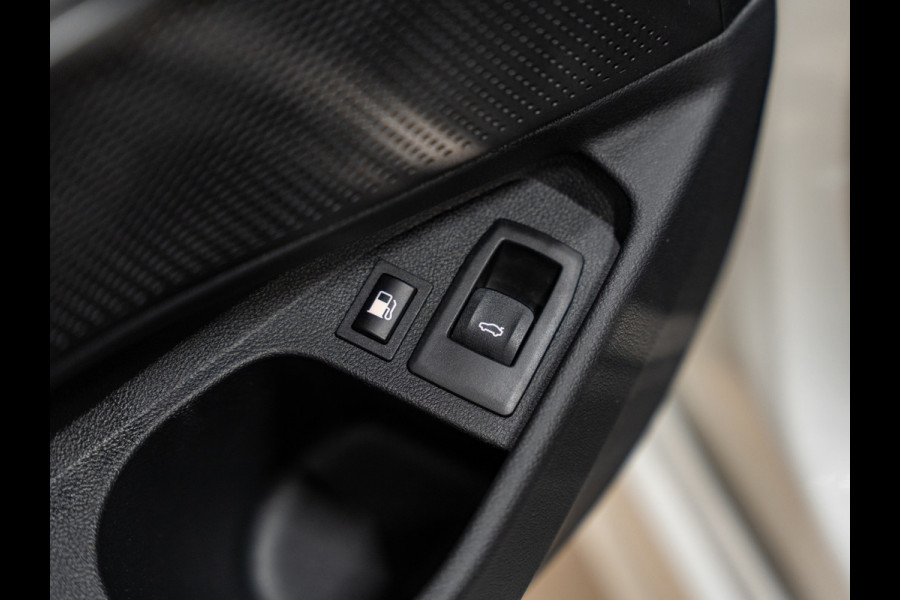 BMW 3 Serie Touring 330e M-Sport 292PK, Facelift, Shadow Line, Wide Screen, Voll Led, Navi, Adaptive Cruise, Voll Onderhoud