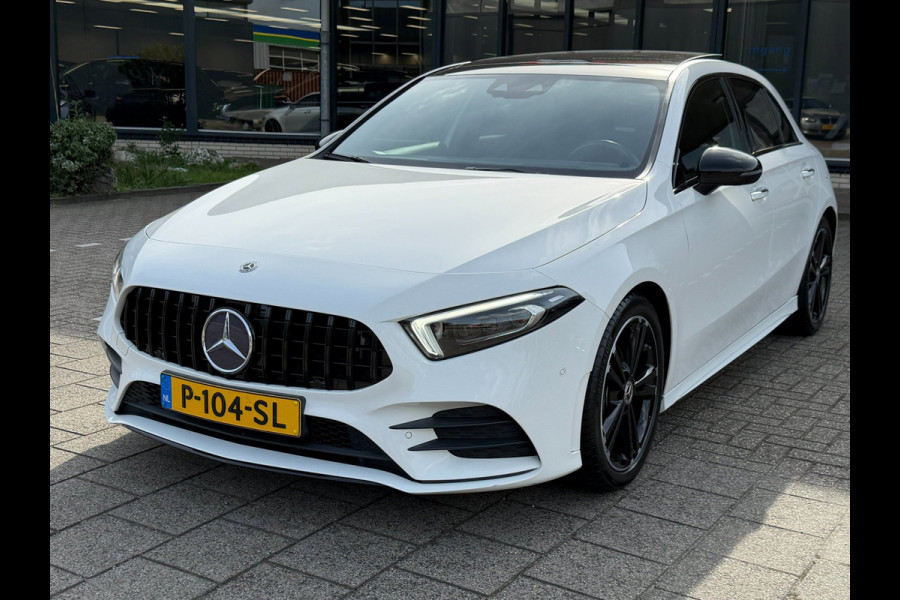 Mercedes-Benz A200 Premium AMG PAKKET l SFEERVERL. l PANO l TREKHAAK