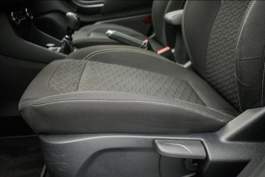 Ford Fiesta 1.0 EcoBoost 125PK Hybrid Titanium NL-auto [ Carplay LED Draadloze Telefoonlader Parkeersensoren Climate Control ]