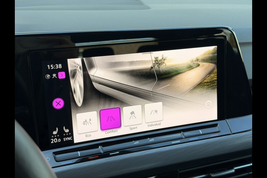 Volkswagen Golf 1.5 eTSI DSG IQ 18'' Massage Sfeer ACC DCC