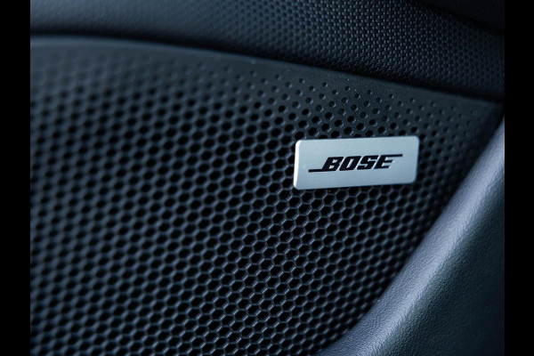 Porsche Taycan Cross Turismo 4 93 kWh | Bose sound | Adaptive Cruise Control | Camera | Panoramadak | Color Krijt 3H
