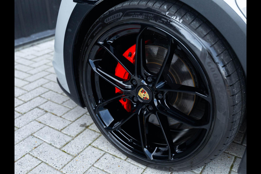 Porsche Taycan Cross Turismo 4 93 kWh | Bose sound | Adaptive Cruise Control | Camera | Panoramadak | Color Krijt 3H