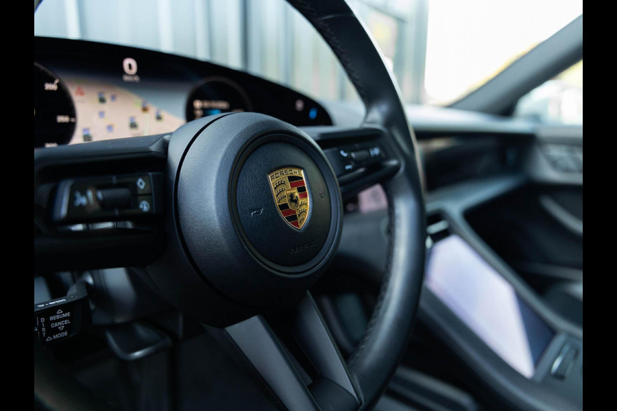 Porsche Taycan Cross Turismo 4 93 kWh | Bose sound | Adaptive Cruise Control | Camera | Panoramadak | Color Krijt 3H