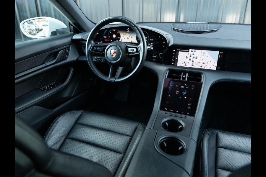Porsche Taycan Cross Turismo 4 93 kWh | Bose sound | Adaptive Cruise Control | Camera | Panoramadak | Color Krijt 3H