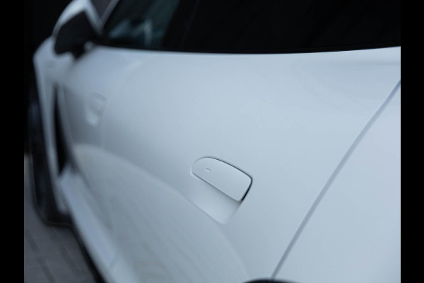 Porsche Taycan Cross Turismo 4 93 kWh | Bose sound | Adaptive Cruise Control | Camera | Panoramadak | Color Krijt 3H