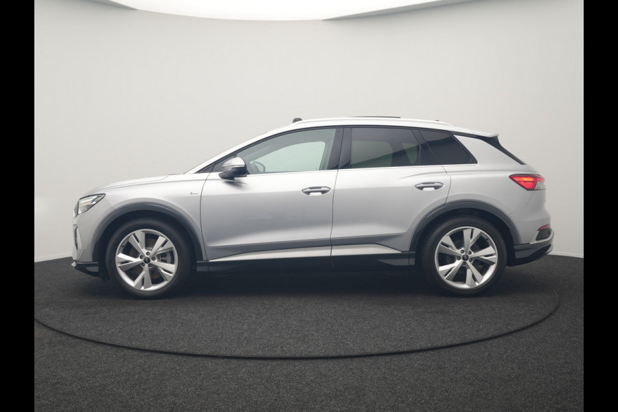 Audi Q4 e-tron 40 S Line 77 kWh 204pk Dealer O.H. | Panodak | Adaptive Cruise | Head Up | Camera | Matrix LED | Camera | Warmtepomp | Sportstoelen Memory & Verwarmd | Stuur Verwarmd | Apple Carplay | Navigatie | DAB |