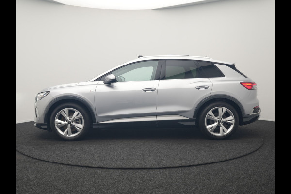 Audi Q4 e-tron 40 S Line 77 kWh 204pk Dealer O.H. | Panodak | Adaptive Cruise | Head Up | Camera | Matrix LED | Camera | Warmtepomp | Sportstoelen Memory & Verwarmd | Stuur Verwarmd | Apple Carplay | Navigatie | DAB |
