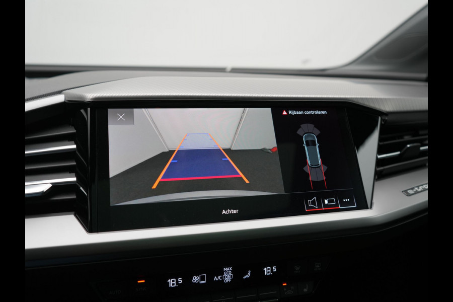 Audi Q4 e-tron 40 S Line 77 kWh 204pk Dealer O.H. | Panodak | Adaptive Cruise | Head Up | Camera | Matrix LED | Camera | Warmtepomp | Sportstoelen Memory & Verwarmd | Stuur Verwarmd | Apple Carplay | Navigatie | DAB |