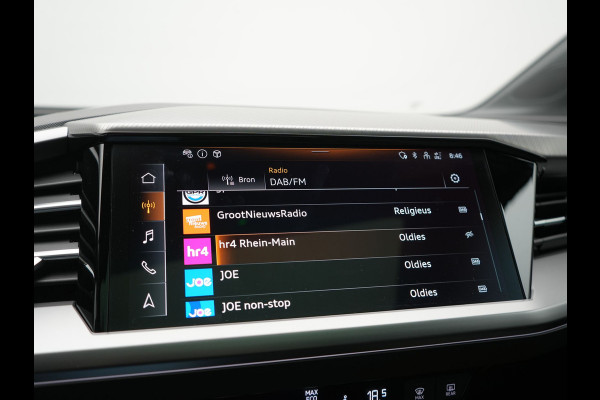 Audi Q4 e-tron 40 S Line 77 kWh 204pk Dealer O.H. | Panodak | Adaptive Cruise | Head Up | Camera | Matrix LED | Camera | Warmtepomp | Sportstoelen Memory & Verwarmd | Stuur Verwarmd | Apple Carplay | Navigatie | DAB |