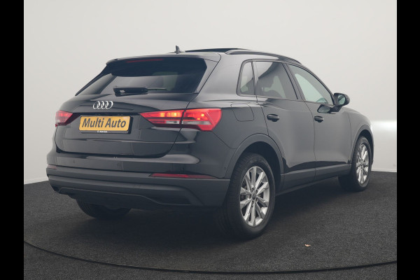 Audi Q3 45 TFSI e Business Edition PHEV 245pk Dealer O.H. | Panodak | Adaptive Cruise | Camera | Alcantara Sportstoelen Verwarmd | Sfeerverlichting | BLIS | Keyless | Apple Carplay | Navigatie | DAB | Plug In Hybrid |