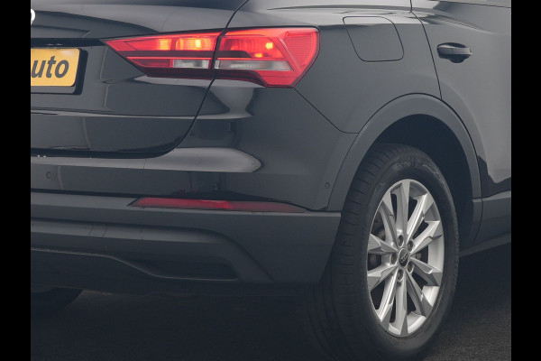 Audi Q3 45 TFSI e Business Edition PHEV 245pk Dealer O.H. | Panodak | Adaptive Cruise | Camera | Alcantara Sportstoelen Verwarmd | Sfeerverlichting | BLIS | Keyless | Apple Carplay | Navigatie | DAB | Plug In Hybrid |