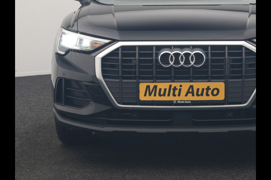 Audi Q3 45 TFSI e Business Edition PHEV 245pk Dealer O.H. | Panodak | Adaptive Cruise | Camera | Alcantara Sportstoelen Verwarmd | Sfeerverlichting | BLIS | Keyless | Apple Carplay | Navigatie | DAB | Plug In Hybrid |