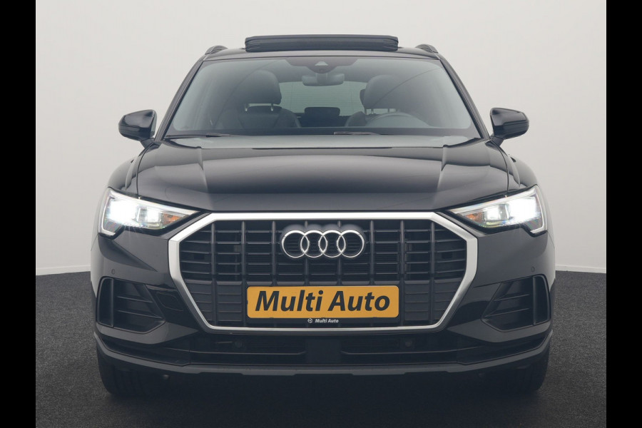 Audi Q3 45 TFSI e Business Edition PHEV 245pk Dealer O.H. | Panodak | Adaptive Cruise | Camera | Alcantara Sportstoelen Verwarmd | Sfeerverlichting | BLIS | Keyless | Apple Carplay | Navigatie | DAB | Plug In Hybrid |