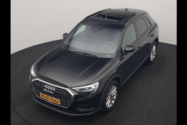 Audi Q3 45 TFSI e Business Edition PHEV 245pk Dealer O.H. | Panodak | Adaptive Cruise | Camera | Alcantara Sportstoelen Verwarmd | Sfeerverlichting | BLIS | Keyless | Apple Carplay | Navigatie | DAB | Plug In Hybrid |