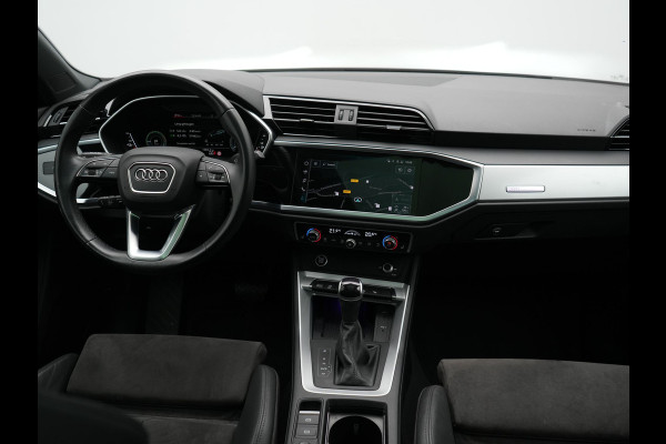 Audi Q3 45 TFSI e Business Edition PHEV 245pk Dealer O.H. | Panodak | Adaptive Cruise | Camera | Alcantara Sportstoelen Verwarmd | Sfeerverlichting | BLIS | Keyless | Apple Carplay | Navigatie | DAB | Plug In Hybrid |