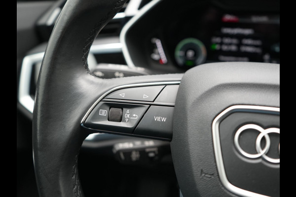 Audi Q3 45 TFSI e Business Edition PHEV 245pk Dealer O.H. | Panodak | Adaptive Cruise | Camera | Alcantara Sportstoelen Verwarmd | Sfeerverlichting | BLIS | Keyless | Apple Carplay | Navigatie | DAB | Plug In Hybrid |