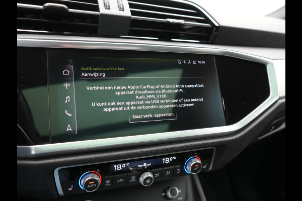 Audi Q3 45 TFSI e Business Edition PHEV 245pk Dealer O.H. | Panodak | Adaptive Cruise | Camera | Alcantara Sportstoelen Verwarmd | Sfeerverlichting | BLIS | Keyless | Apple Carplay | Navigatie | DAB | Plug In Hybrid |
