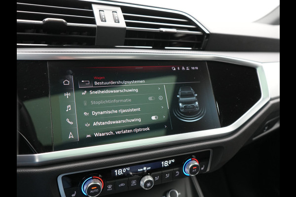 Audi Q3 45 TFSI e Business Edition PHEV 245pk Dealer O.H. | Panodak | Adaptive Cruise | Camera | Alcantara Sportstoelen Verwarmd | Sfeerverlichting | BLIS | Keyless | Apple Carplay | Navigatie | DAB | Plug In Hybrid |