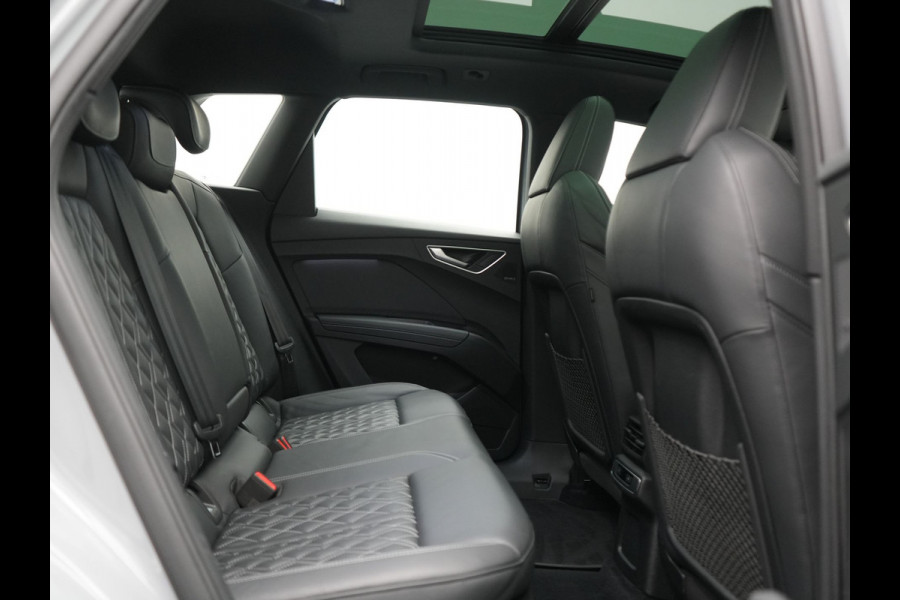 Audi Q4 e-tron 35 2x S Line 55 kWh 170pk Dealer O.H. | Panodak | Lederen Sportstoelen Memory | Adaptive Cruise | Head Up | 360 Camera | Sonos Audio | Matrix LED | Keyless | Blis | Apple Carplay | Navigatie | DAB |
