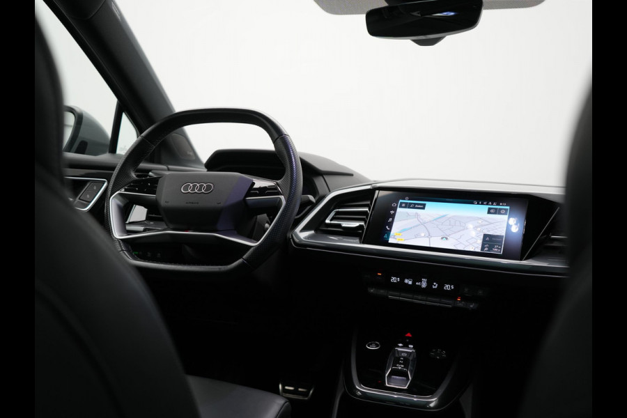 Audi Q4 e-tron 35 2x S Line 55 kWh 170pk Dealer O.H. | Panodak | Lederen Sportstoelen Memory | Adaptive Cruise | Head Up | 360 Camera | Sonos Audio | Matrix LED | Keyless | Blis | Apple Carplay | Navigatie | DAB |