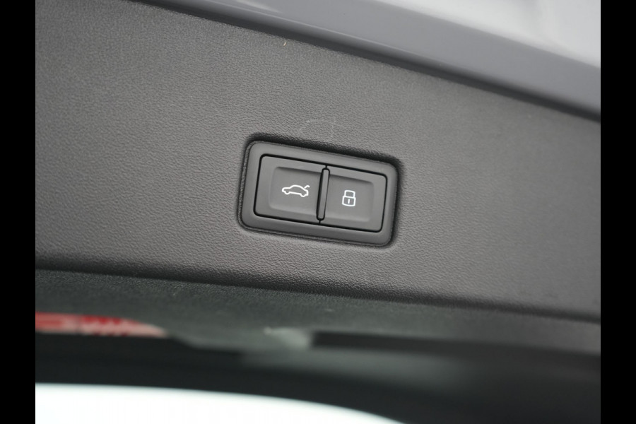 Audi Q4 e-tron 35 2x S Line 55 kWh 170pk Dealer O.H. | Panodak | Lederen Sportstoelen Memory | Adaptive Cruise | Head Up | 360 Camera | Sonos Audio | Matrix LED | Keyless | Blis | Apple Carplay | Navigatie | DAB |