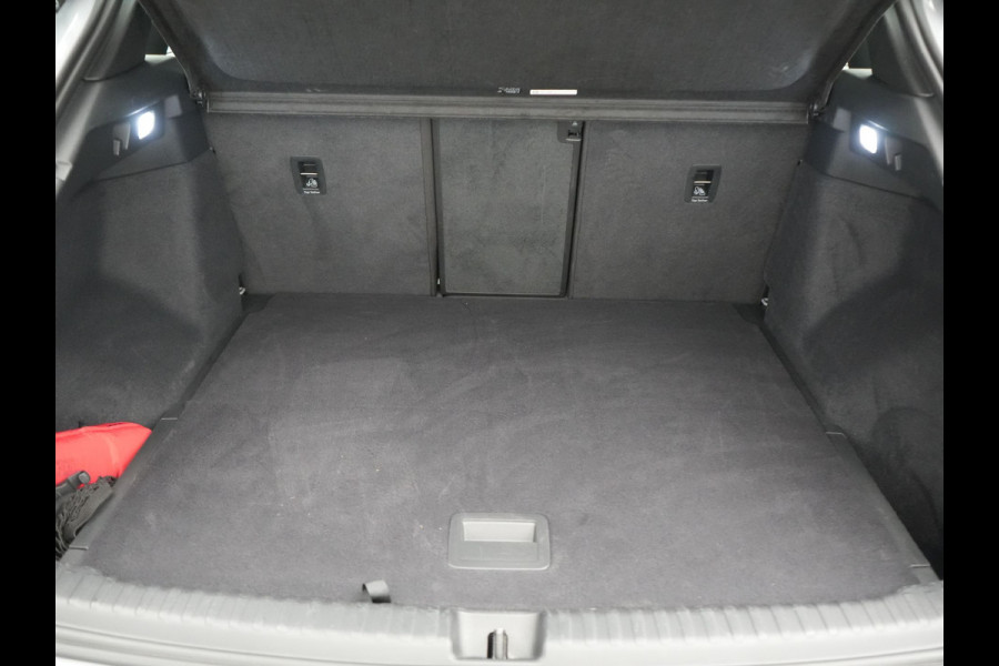 Audi Q4 e-tron 35 2x S Line 55 kWh 170pk Dealer O.H. | Panodak | Lederen Sportstoelen Memory | Adaptive Cruise | Head Up | 360 Camera | Sonos Audio | Matrix LED | Keyless | Blis | Apple Carplay | Navigatie | DAB |