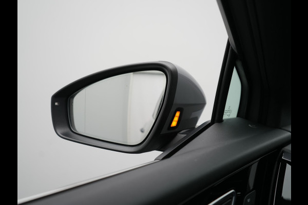 Audi Q4 e-tron 35 2x S Line 55 kWh 170pk Dealer O.H. | Panodak | Lederen Sportstoelen Memory | Adaptive Cruise | Head Up | 360 Camera | Sonos Audio | Matrix LED | Keyless | Blis | Apple Carplay | Navigatie | DAB |