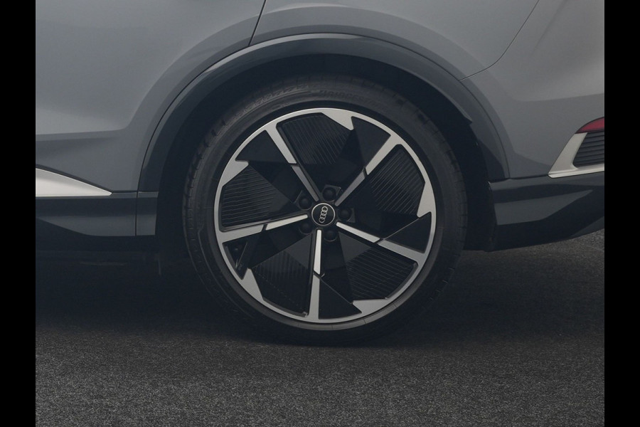 Audi Q4 e-tron 35 2x S Line 55 kWh 170pk Dealer O.H. | Panodak | Lederen Sportstoelen Memory | Adaptive Cruise | Head Up | 360 Camera | Sonos Audio | Matrix LED | Keyless | Blis | Apple Carplay | Navigatie | DAB |
