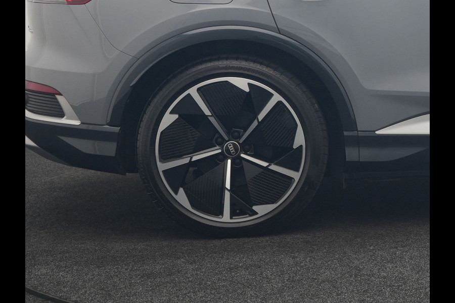 Audi Q4 e-tron 35 2x S Line 55 kWh 170pk Dealer O.H. | Panodak | Lederen Sportstoelen Memory | Adaptive Cruise | Head Up | 360 Camera | Sonos Audio | Matrix LED | Keyless | Blis | Apple Carplay | Navigatie | DAB |