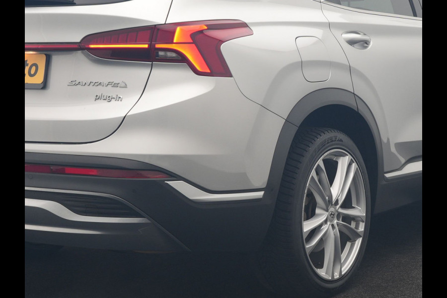 Hyundai Santa Fe 1.6 T-GDI PHEV Premium Sky 266pk Dealer O.H. | Panodak | Adaptive Cruise | Head Up | 360 Camera | Krell Audio | Lederen Sportstoelen Memory & Ventilatie | Keyless | Blis | Stoelen & Stuur Verwarmd | Apple Carplay | Navigatie |  DAB | Plug In Hybrid |