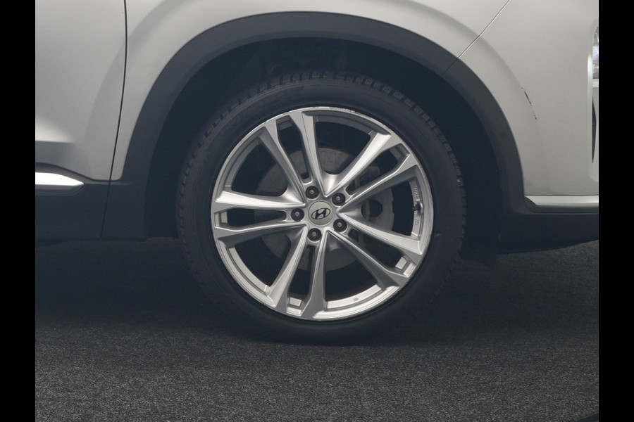 Hyundai Santa Fe 1.6 T-GDI PHEV Premium Sky 266pk Dealer O.H. | Panodak | Adaptive Cruise | Head Up | 360 Camera | Krell Audio | Lederen Sportstoelen Memory & Ventilatie | Keyless | Blis | Stoelen & Stuur Verwarmd | Apple Carplay | Navigatie |  DAB | Plug In Hybrid |