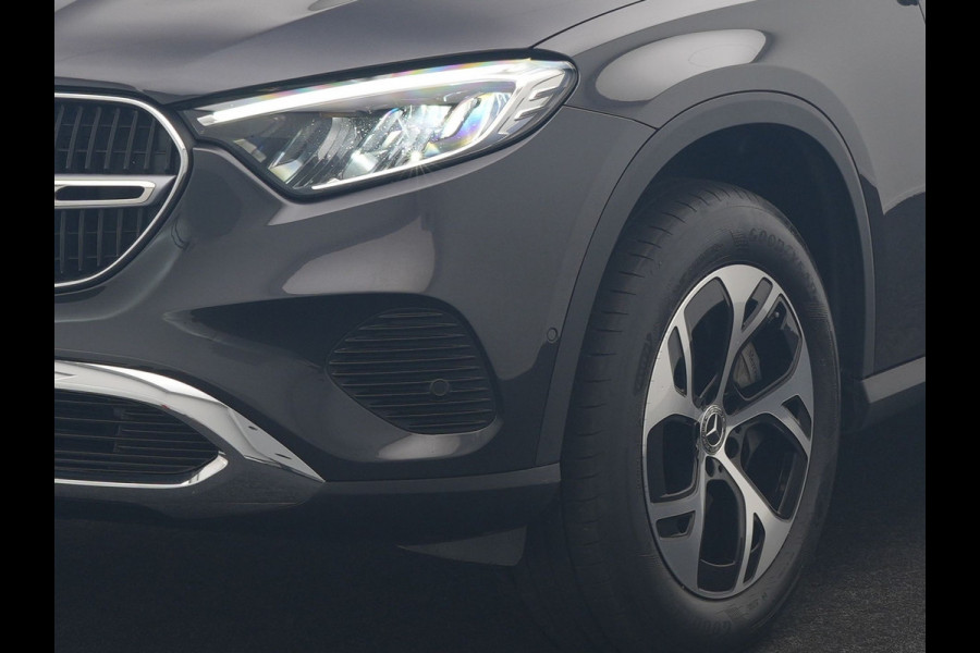 Mercedes-Benz GLC 300e 4MATIC Luxury Line PHEV 313pk Dealer O.H. | Trekhaak Af Fabriek | Adaptive Cruise | 360 Camera | Head Up | Sportstoelen Memory & Verwarmd | BLIS | Apple Carplay | Sfeerverlichting | Navigatie | DAB | Plug In Hybrid |