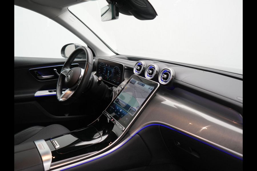 Mercedes-Benz GLC 300e 4MATIC Luxury Line PHEV 313pk Dealer O.H. | Trekhaak Af Fabriek | Adaptive Cruise | 360 Camera | Head Up | Sportstoelen Memory & Verwarmd | BLIS | Apple Carplay | Sfeerverlichting | Navigatie | DAB | Plug In Hybrid |