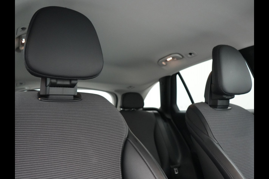 Mercedes-Benz GLC 300e 4MATIC Luxury Line PHEV 313pk Dealer O.H. | Trekhaak Af Fabriek | Adaptive Cruise | 360 Camera | Head Up | Sportstoelen Memory & Verwarmd | BLIS | Apple Carplay | Sfeerverlichting | Navigatie | DAB | Plug In Hybrid |