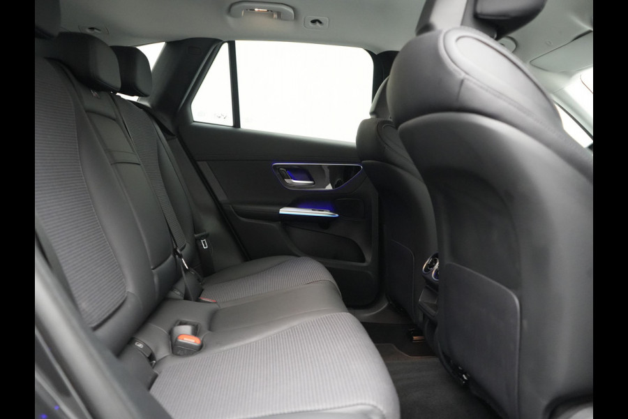 Mercedes-Benz GLC 300e 4MATIC Luxury Line PHEV 313pk Dealer O.H. | Trekhaak Af Fabriek | Adaptive Cruise | 360 Camera | Head Up | Sportstoelen Memory & Verwarmd | BLIS | Apple Carplay | Sfeerverlichting | Navigatie | DAB | Plug In Hybrid |