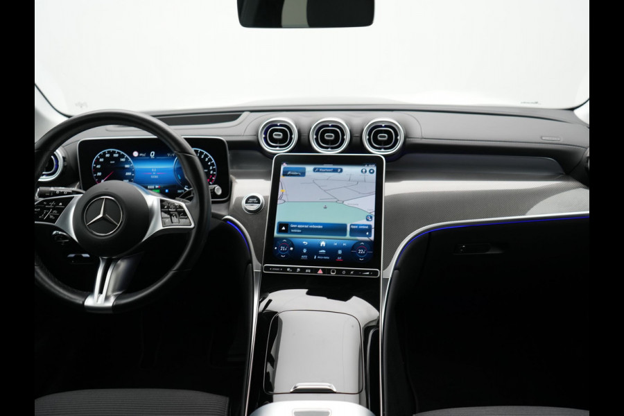 Mercedes-Benz GLC 300e 4MATIC Luxury Line PHEV 313pk Dealer O.H. | Trekhaak Af Fabriek | Adaptive Cruise | 360 Camera | Head Up | Sportstoelen Memory & Verwarmd | BLIS | Apple Carplay | Sfeerverlichting | Navigatie | DAB | Plug In Hybrid |