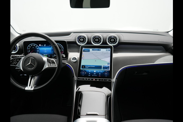 Mercedes-Benz GLC 300e 4MATIC Luxury Line PHEV 313pk Dealer O.H. | Trekhaak Af Fabriek | Adaptive Cruise | 360 Camera | Head Up | Sportstoelen Memory & Verwarmd | BLIS | Apple Carplay | Sfeerverlichting | Navigatie | DAB | Plug In Hybrid |