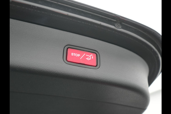 Mercedes-Benz GLC 300e 4MATIC Luxury Line PHEV 313pk Dealer O.H. | Trekhaak Af Fabriek | Adaptive Cruise | 360 Camera | Head Up | Sportstoelen Memory & Verwarmd | BLIS | Apple Carplay | Sfeerverlichting | Navigatie | DAB | Plug In Hybrid |