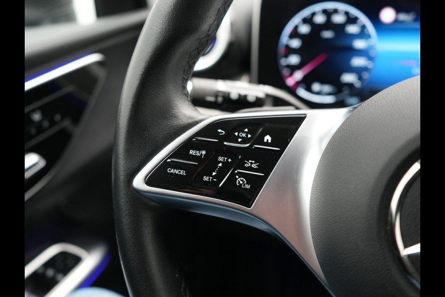 Mercedes-Benz GLC 300e 4MATIC Luxury Line PHEV 313pk Dealer O.H. | Trekhaak Af Fabriek | Adaptive Cruise | 360 Camera | Head Up | Sportstoelen Memory & Verwarmd | BLIS | Apple Carplay | Sfeerverlichting | Navigatie | DAB | Plug In Hybrid |