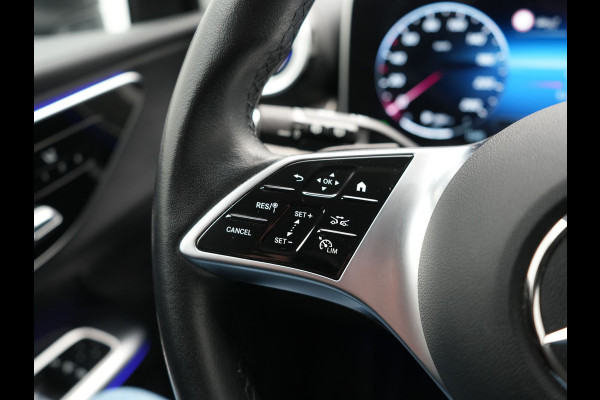 Mercedes-Benz GLC 300e 4MATIC Luxury Line PHEV 313pk Dealer O.H. | Trekhaak Af Fabriek | Adaptive Cruise | 360 Camera | Head Up | Sportstoelen Memory & Verwarmd | BLIS | Apple Carplay | Sfeerverlichting | Navigatie | DAB | Plug In Hybrid |