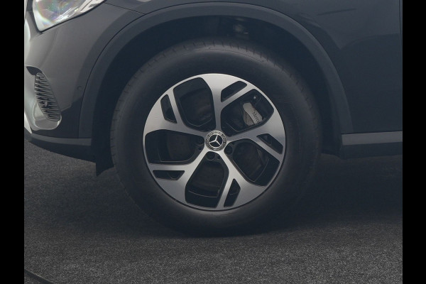 Mercedes-Benz GLC 300e 4MATIC Luxury Line PHEV 313pk Dealer O.H. | Trekhaak Af Fabriek | Adaptive Cruise | 360 Camera | Head Up | Sportstoelen Memory & Verwarmd | BLIS | Apple Carplay | Sfeerverlichting | Navigatie | DAB | Plug In Hybrid |
