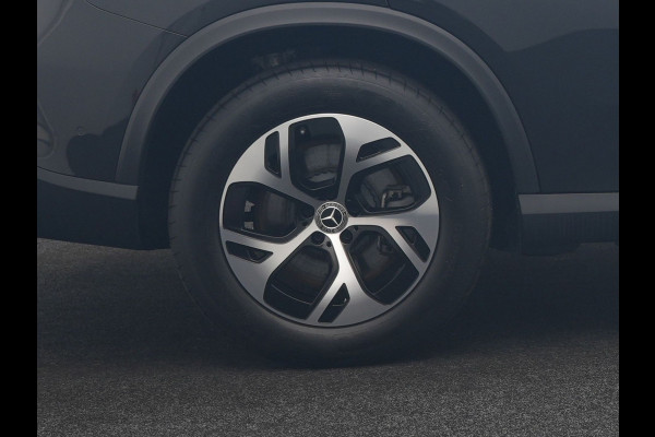 Mercedes-Benz GLC 300e 4MATIC Luxury Line PHEV 313pk Dealer O.H. | Trekhaak Af Fabriek | Adaptive Cruise | 360 Camera | Head Up | Sportstoelen Memory & Verwarmd | BLIS | Apple Carplay | Sfeerverlichting | Navigatie | DAB | Plug In Hybrid |
