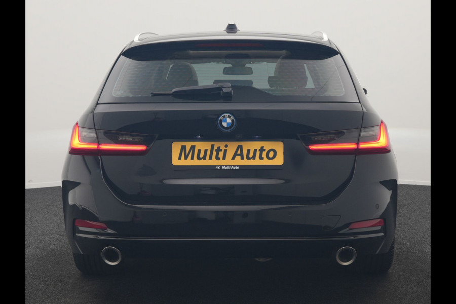 BMW 3 Serie Touring 320e Luxury Line Facelift PHEV Dealer O.H. | Trekhaak Af Fabriek | Panodak | Head Up | Adaptive Cruise | 360 Camera | Lederen Sportstoelen Verwarmd | Sfeerverlichting | Apple Carplay | Keyless | Widescreen Navi | DAB | Plug In Hybrid