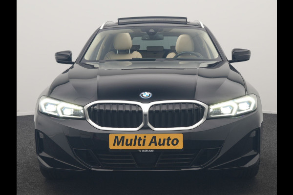 BMW 3 Serie Touring 320e Luxury Line Facelift PHEV Dealer O.H. | Trekhaak Af Fabriek | Panodak | Head Up | Adaptive Cruise | 360 Camera | Lederen Sportstoelen Verwarmd | Sfeerverlichting | Apple Carplay | Keyless | Widescreen Navi | DAB | Plug In Hybrid